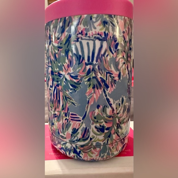 Lilly Pulitzer Cabana Cocktail can cooler - Picture 3 of 6